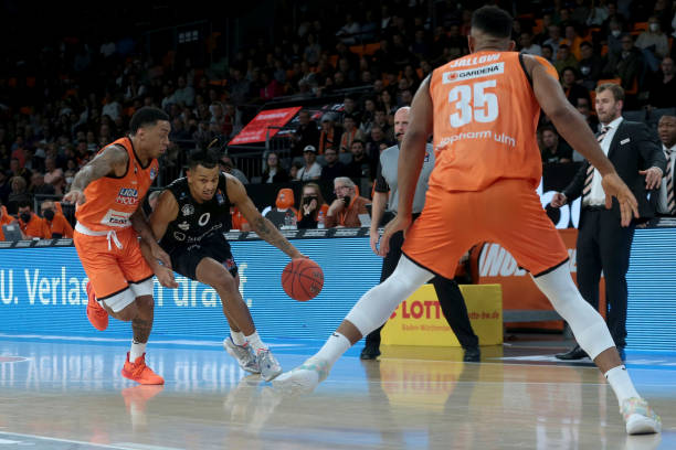 并为年轻门 并为年轻门