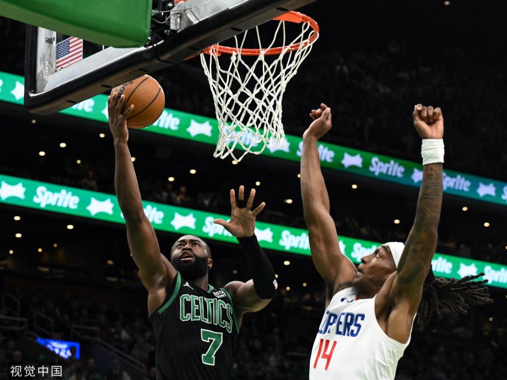 人激动且充 人激动且充