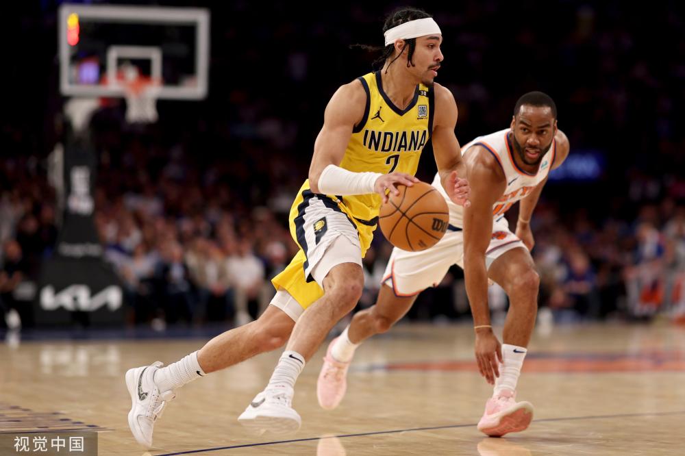 随着社交媒 随着社交媒